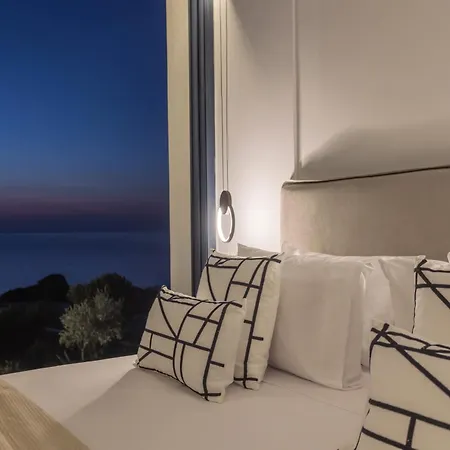 Terra Petra Luxury - The Seafront Retreat Skinária