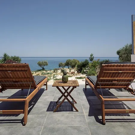 فيلة Terra Petra Luxury - The Seafront Retreat Skinária