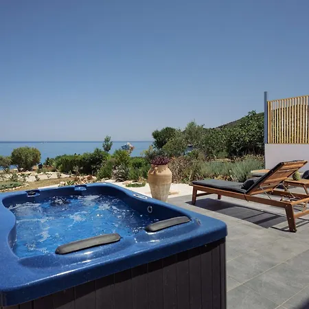 Terra Petra Luxury - The Seafront Retreat Skinária