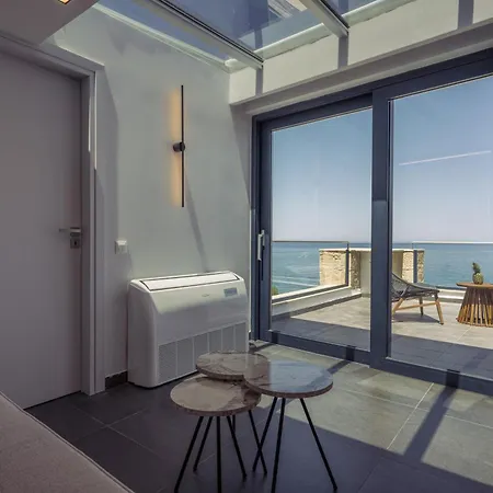 Villa Terra Petra Luxury - The Seafront Retreat
