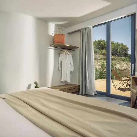 Terra Petra Luxury - The Seafront Retreat *