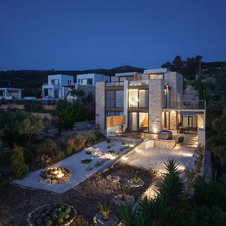 Terra Petra Luxury - The Seafront Retreat *