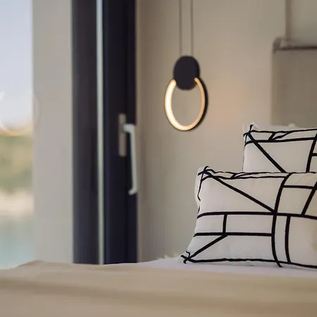 Terra Petra Luxury - The Seafront Retreat