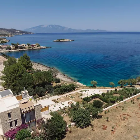 Terra Petra Luxury - The Seafront Retreat *