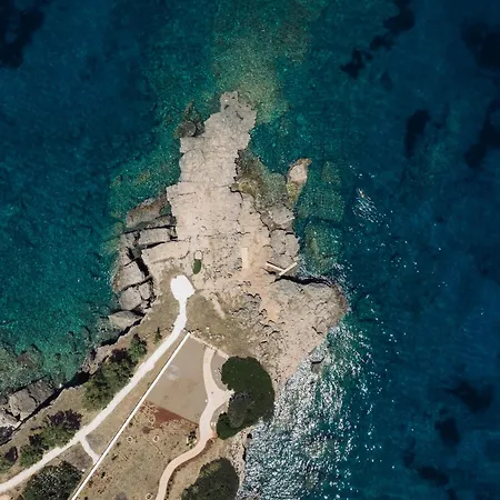 Terra Petra Luxury - The Seafront Retreat וילה