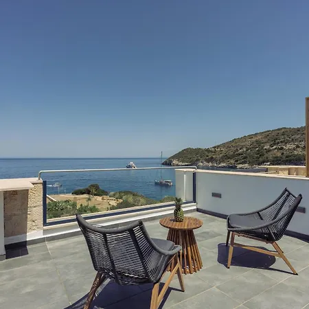 Terra Petra Luxury - The Seafront Retreat * Skinária