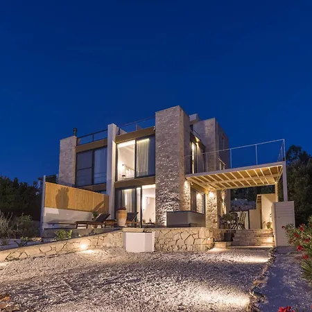 וילה Terra Petra Luxury - The Seafront Retreat Skinária