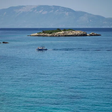Terra Petra Luxury - The Seafront Retreat
