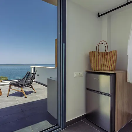 וילה Terra Petra Luxury - The Seafront Retreat