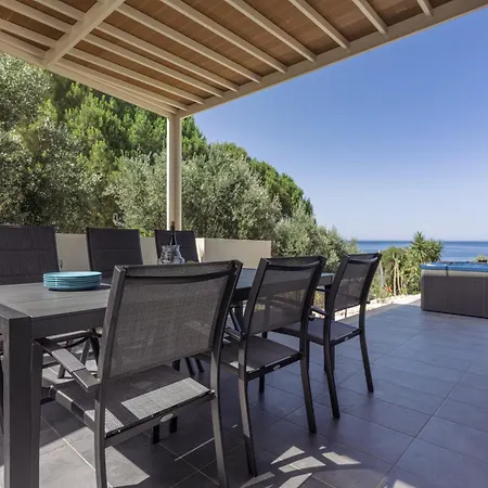 Willa Terra Petra Luxury - The Seafront Retreat Skinária