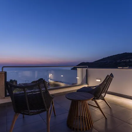 Terra Petra Luxury - The Seafront Retreat Willa
